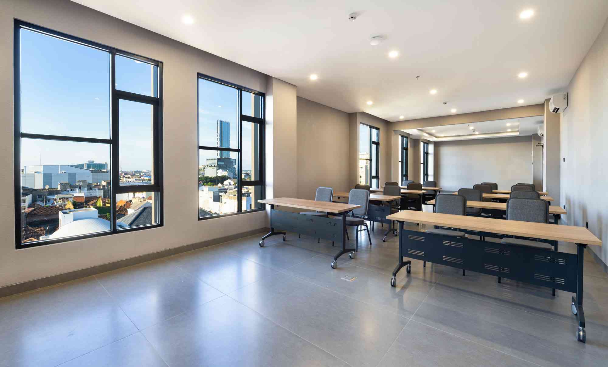 Monaco Suites Main View
